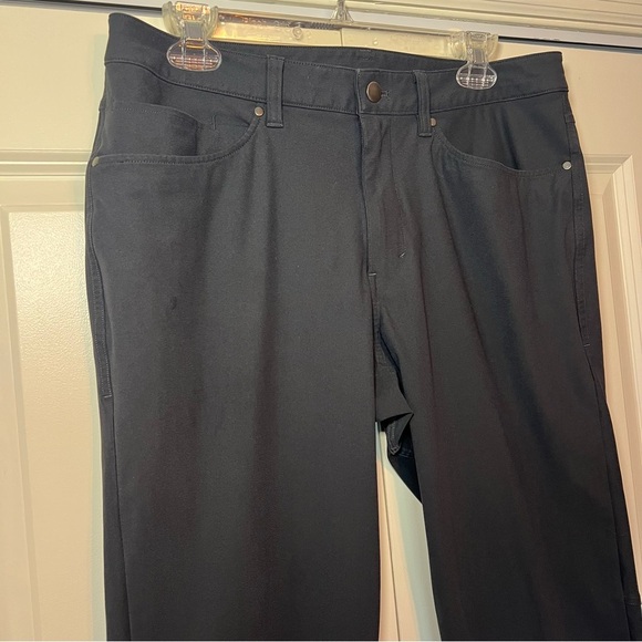 Lululemon men’s ABC pant. Size 32. - Picture 8 of 11